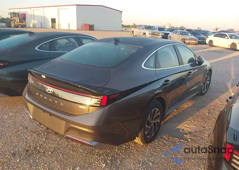 2026 Hyundai Sonata Hybrid Blue z USA, uszkodzony, nr VIN KMHL24JJ1TA138128